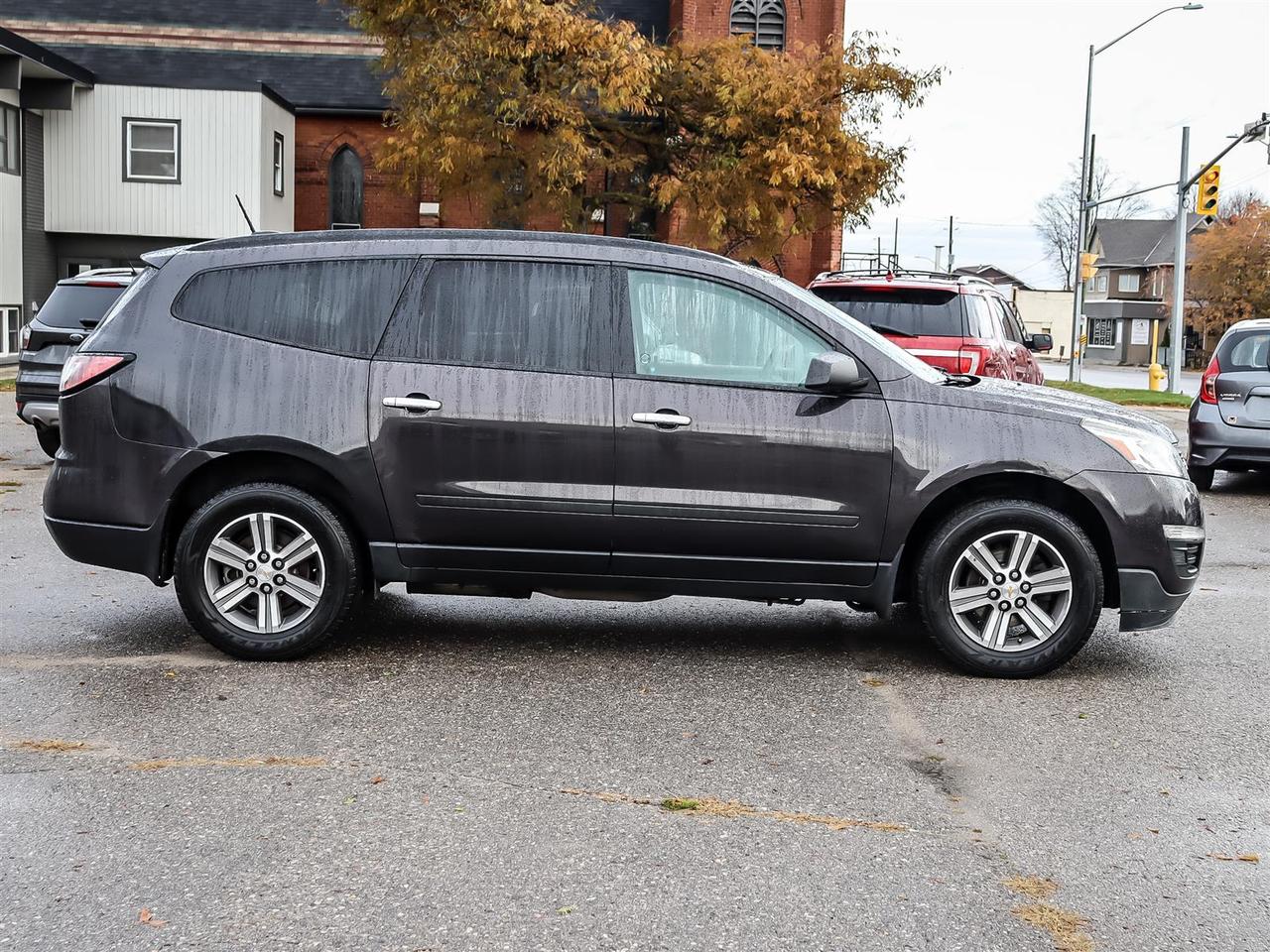 2017 Chevrolet Traverse  Photo3