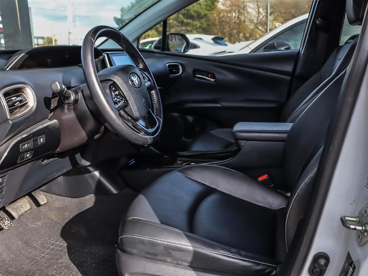 2022 Toyota Prius  Photo5