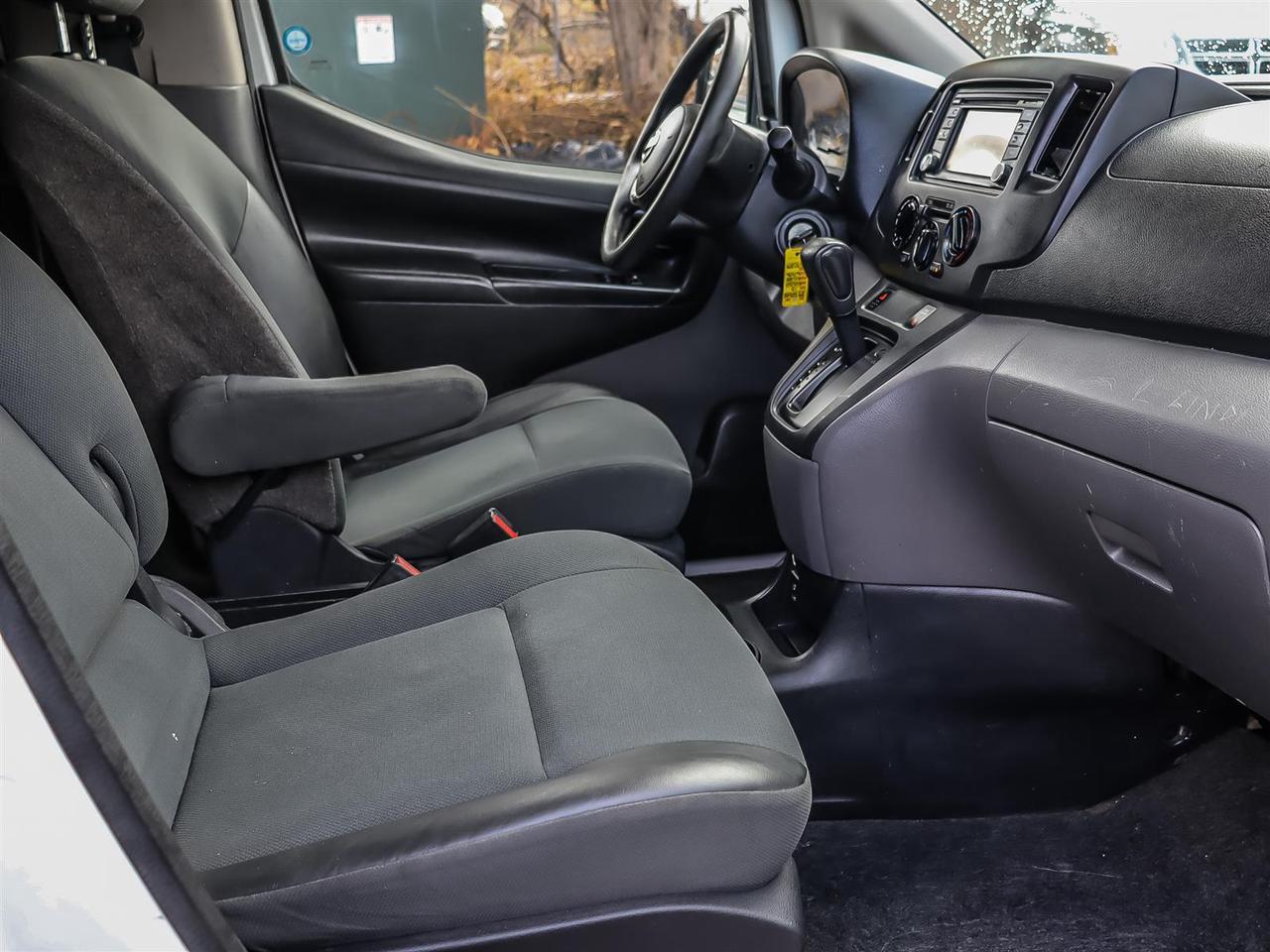 2013 Nissan NV200  Photo2