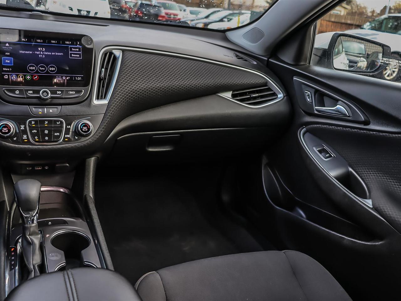 2023 Chevrolet Malibu  Photo4