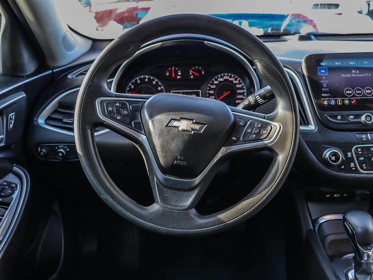 2022 Chevrolet Malibu  Photo3