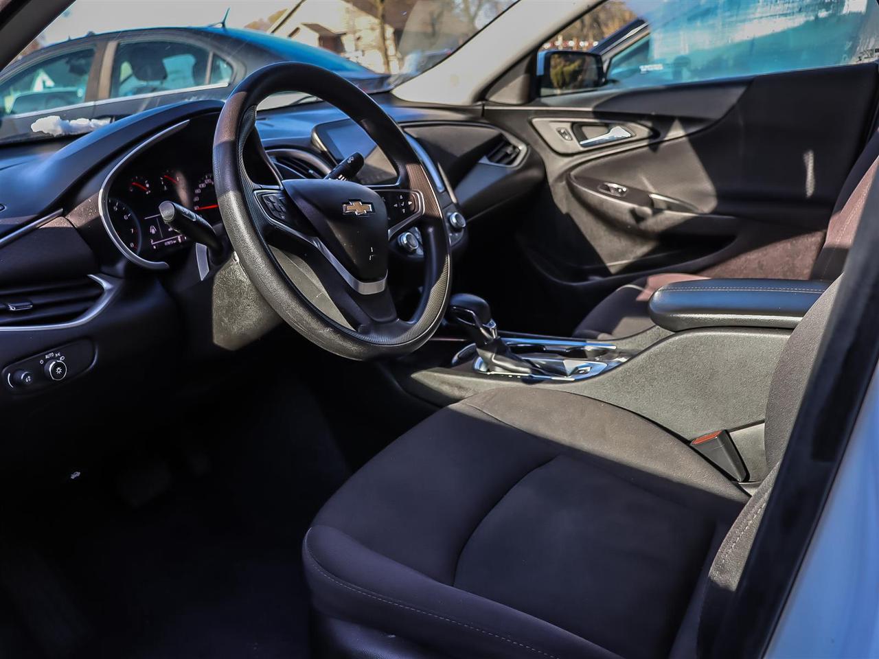 2022 Chevrolet Malibu  Photo5