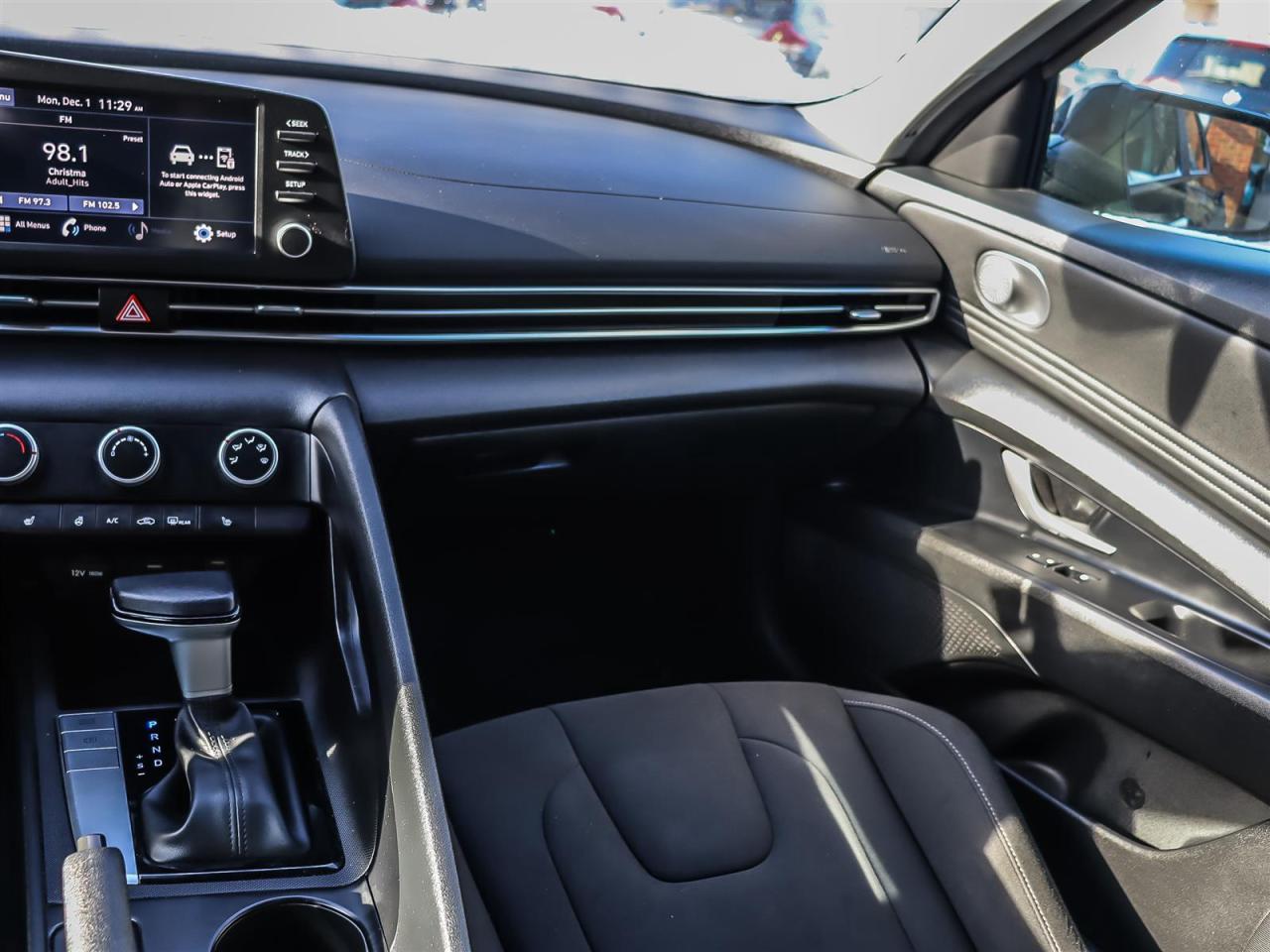 2023 Hyundai Elantra  Photo4