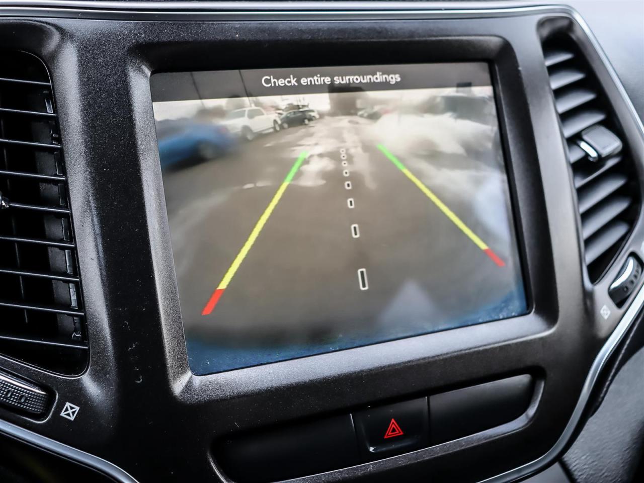 2020 Jeep Cherokee  Photo