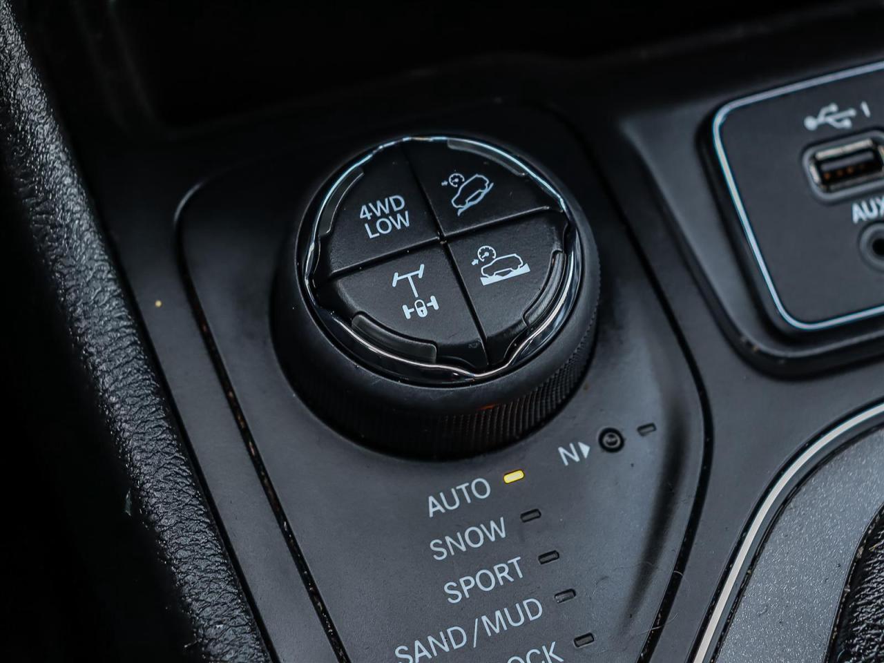 2020 Jeep Cherokee  Photo