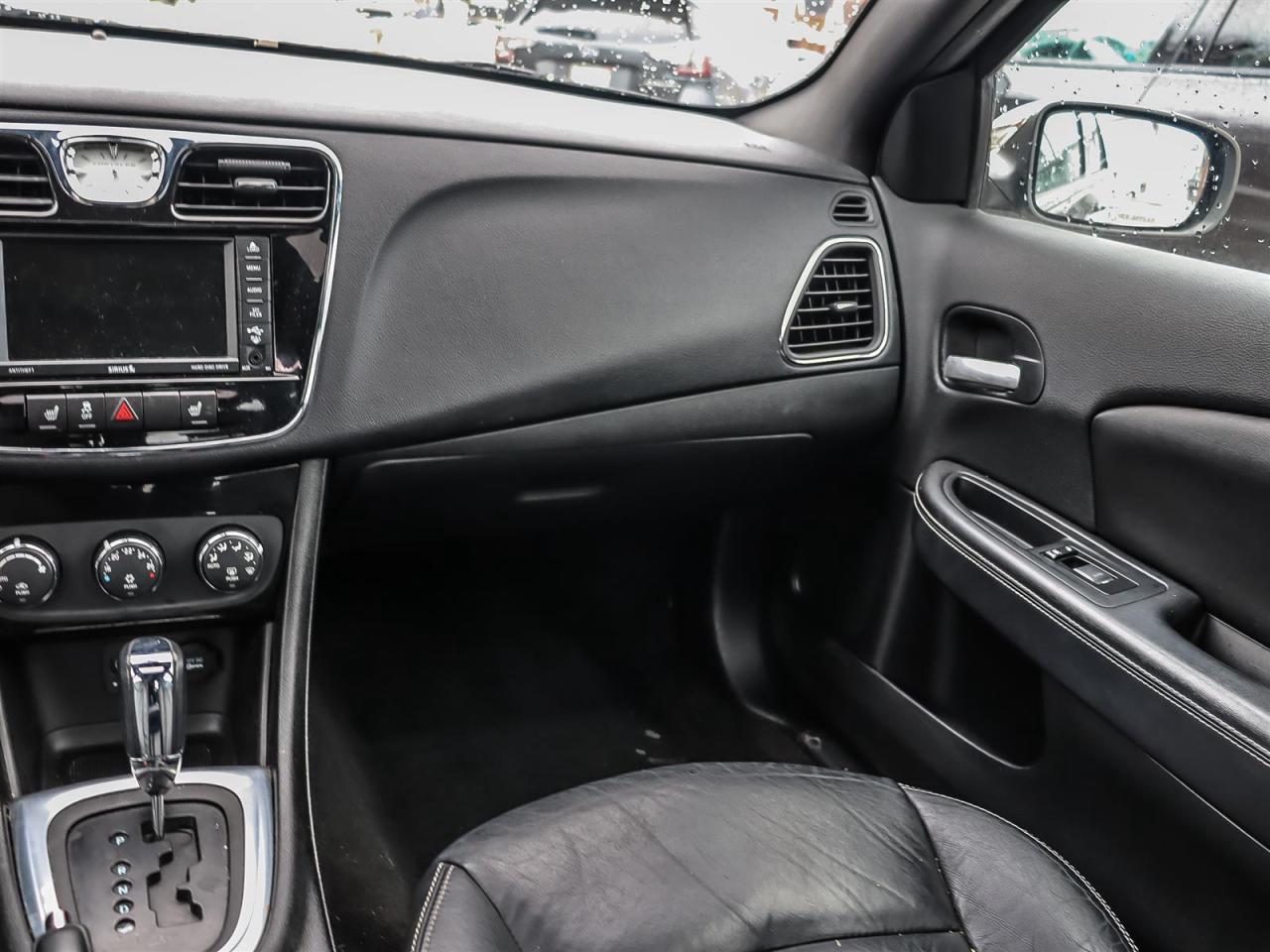 2013 Chrysler 200  Photo