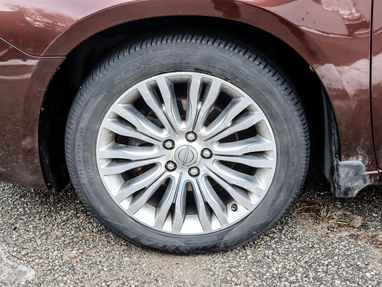 2013 Chrysler 200  Photo