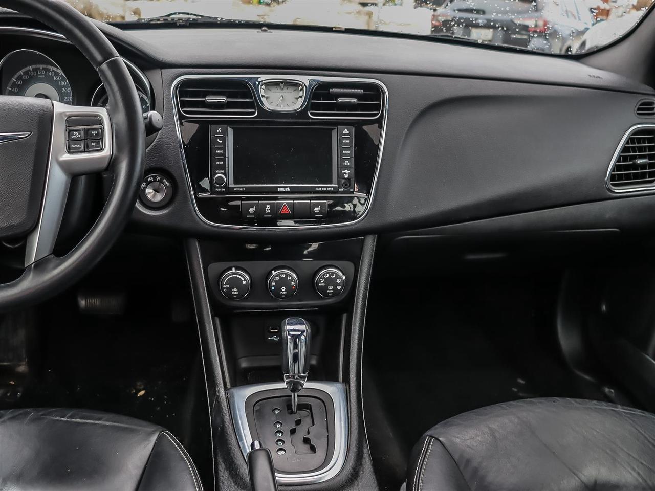 2013 Chrysler 200  Photo
