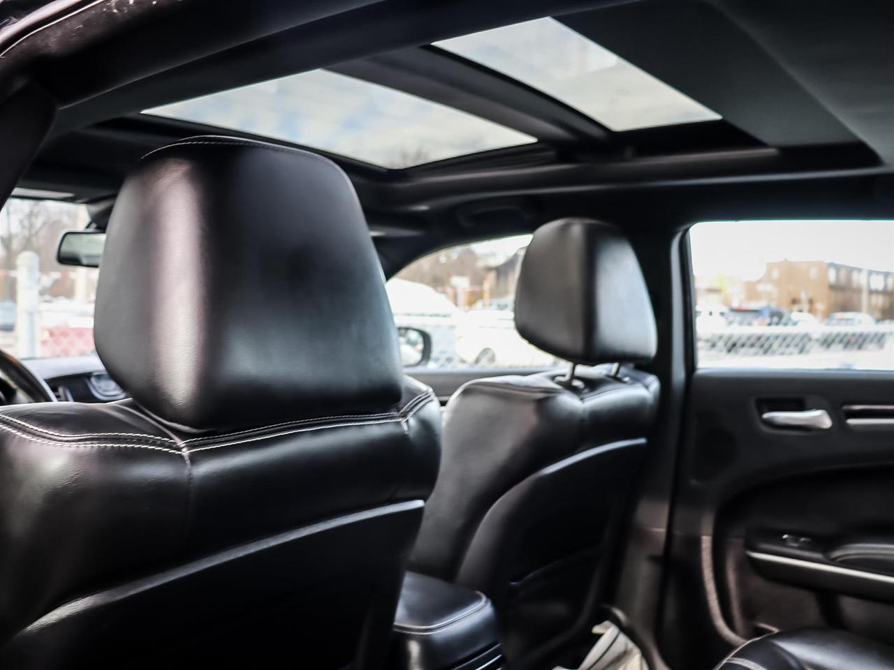 2022 Chrysler 300S  Photo3
