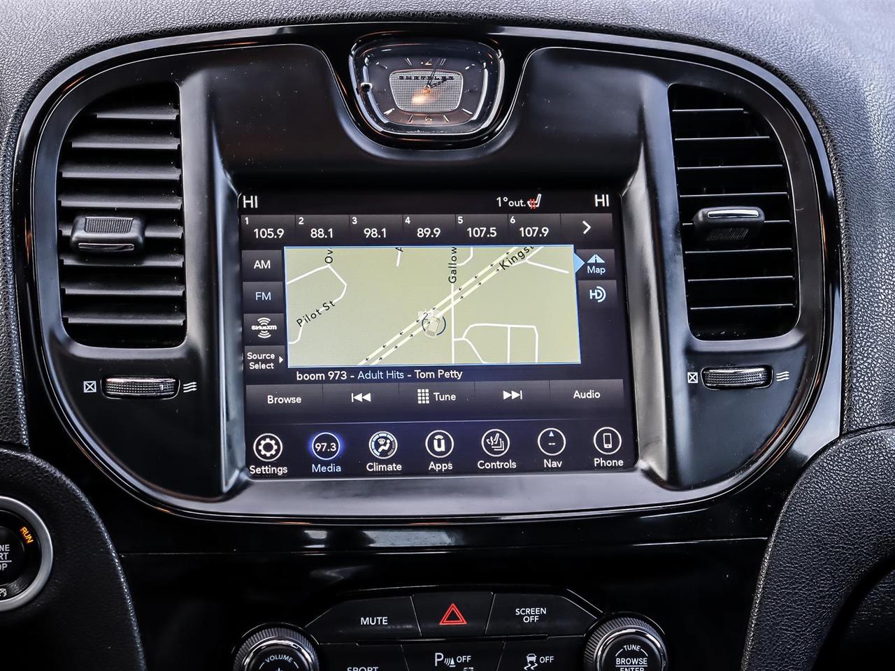 2022 Chrysler 300S  Photo