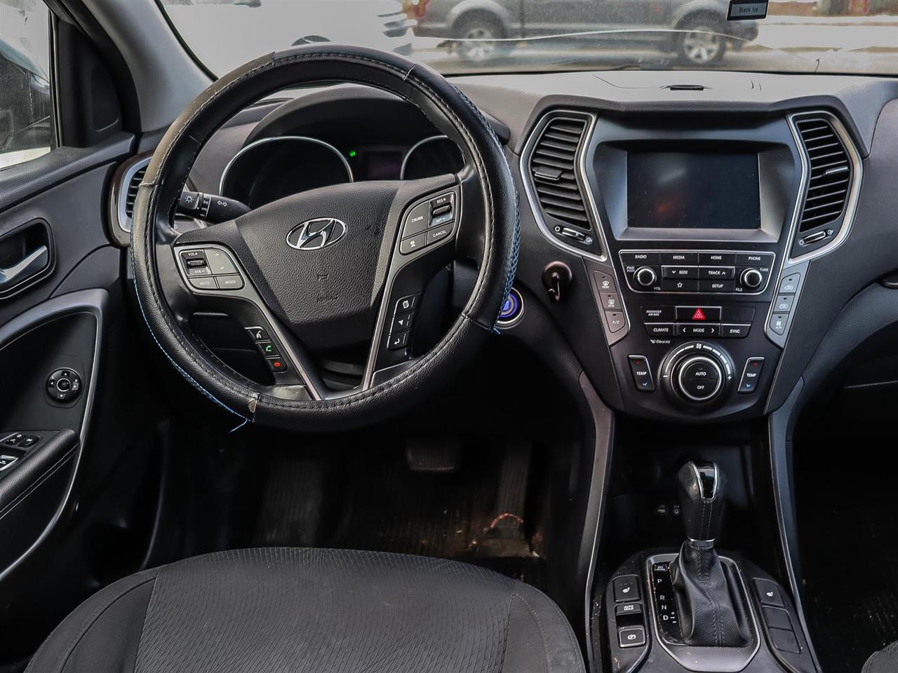 2019 Hyundai Santa Fe XL  Photo2