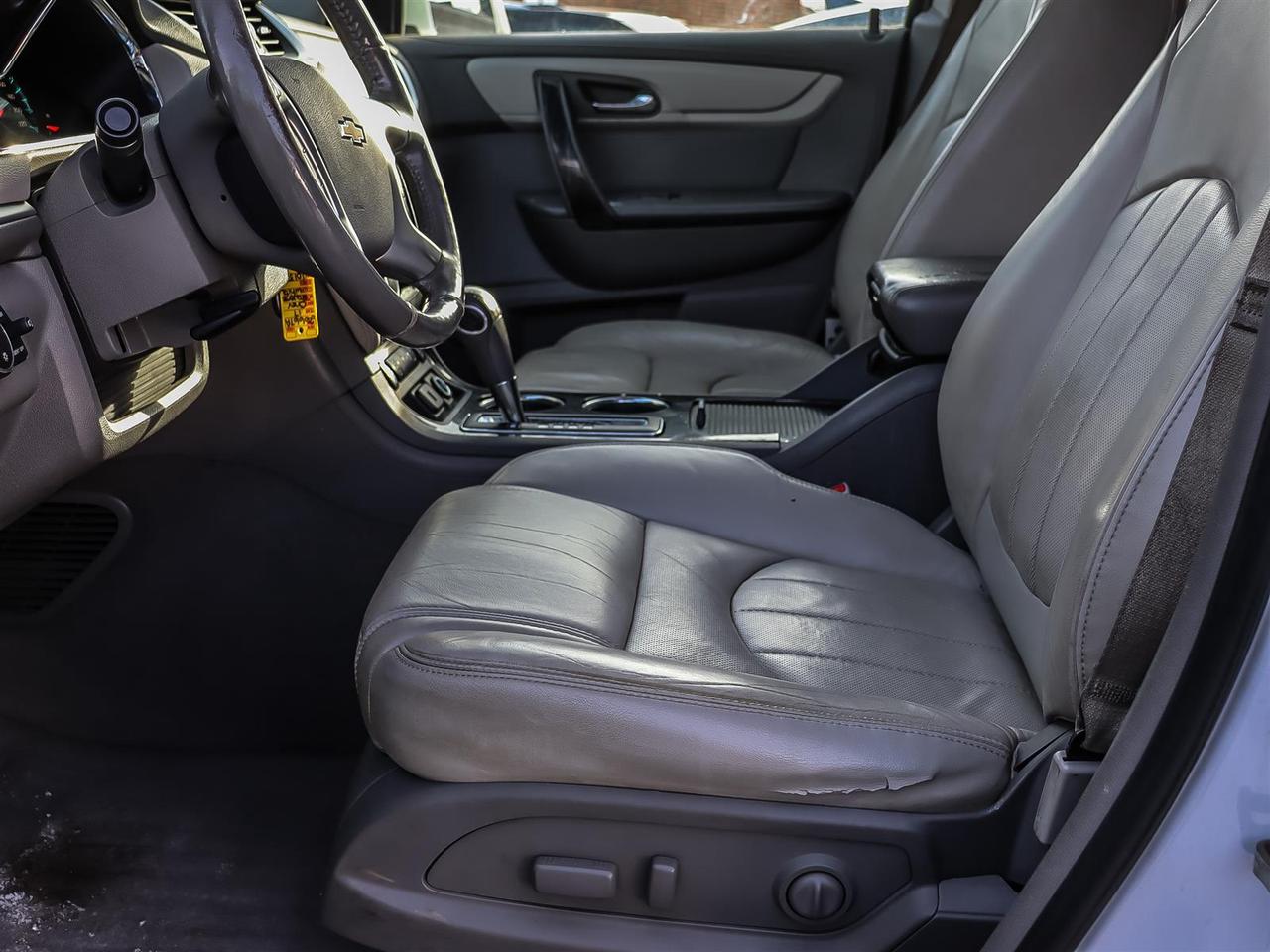 2017 Chevrolet Traverse  Photo2