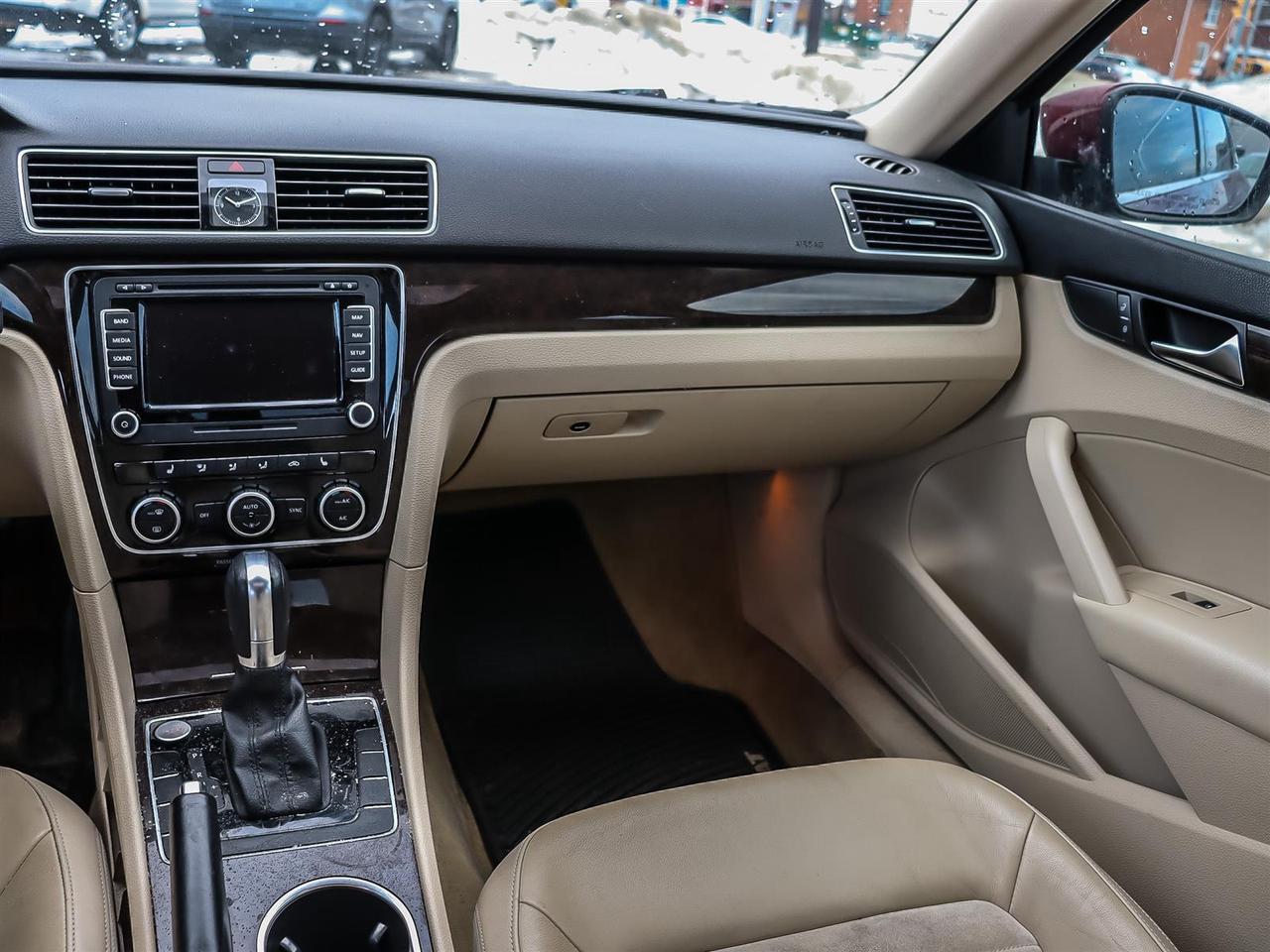 2015 Volkswagen Passat  Photo