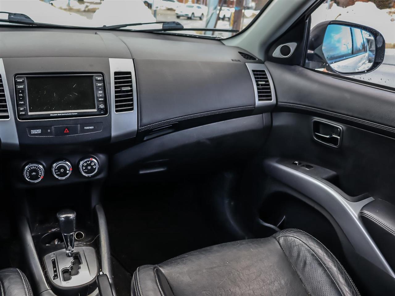 2011 Mitsubishi Outlander  Photo3