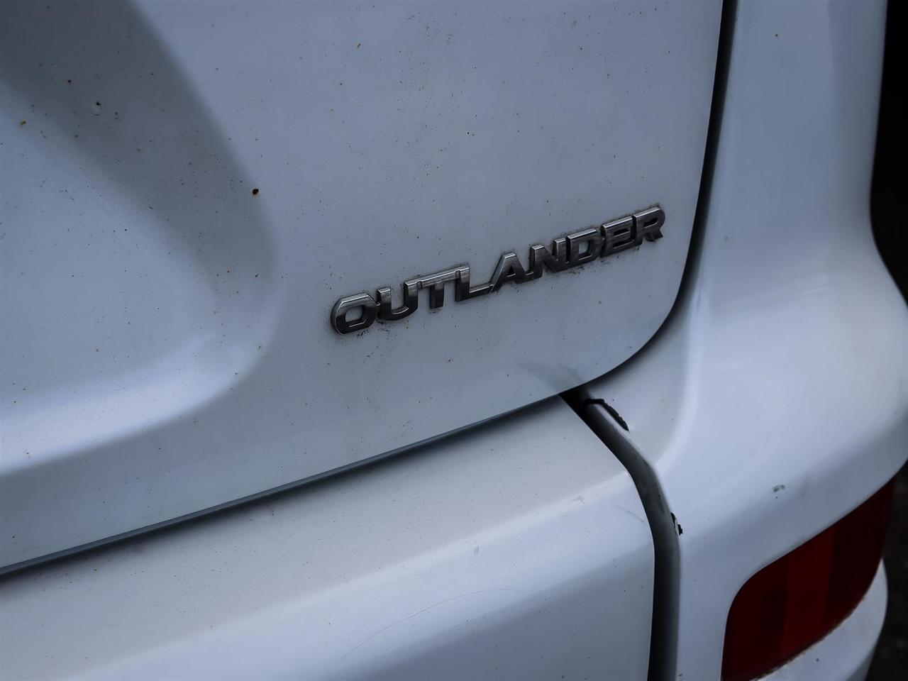 2011 Mitsubishi Outlander  Photo