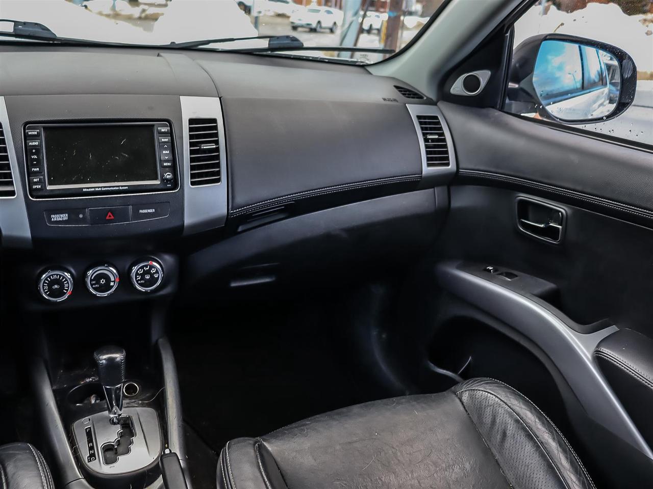 2011 Mitsubishi Outlander  Photo