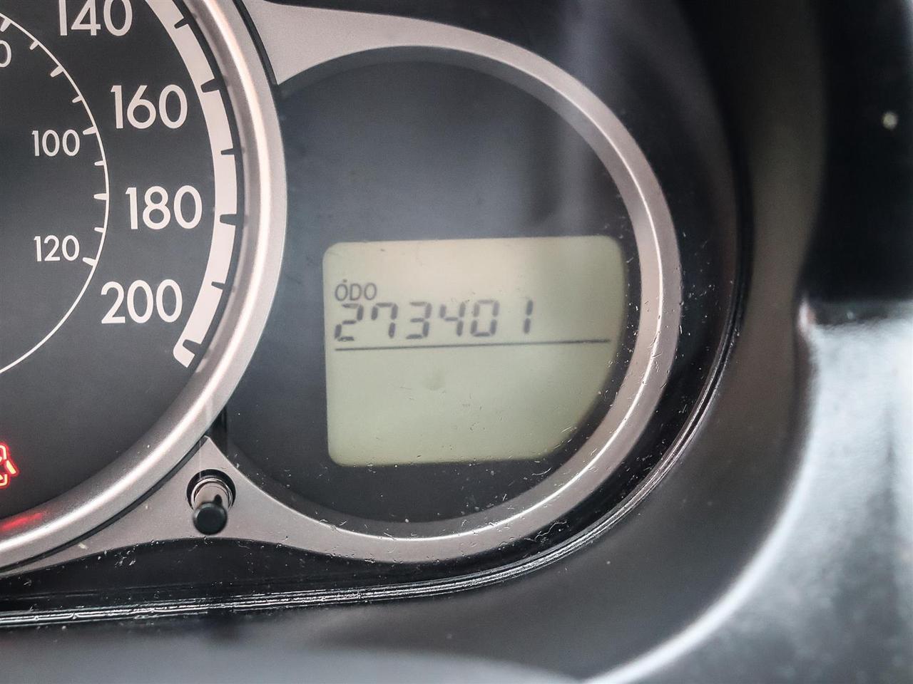 2011 Mazda MAZDA2  Photo