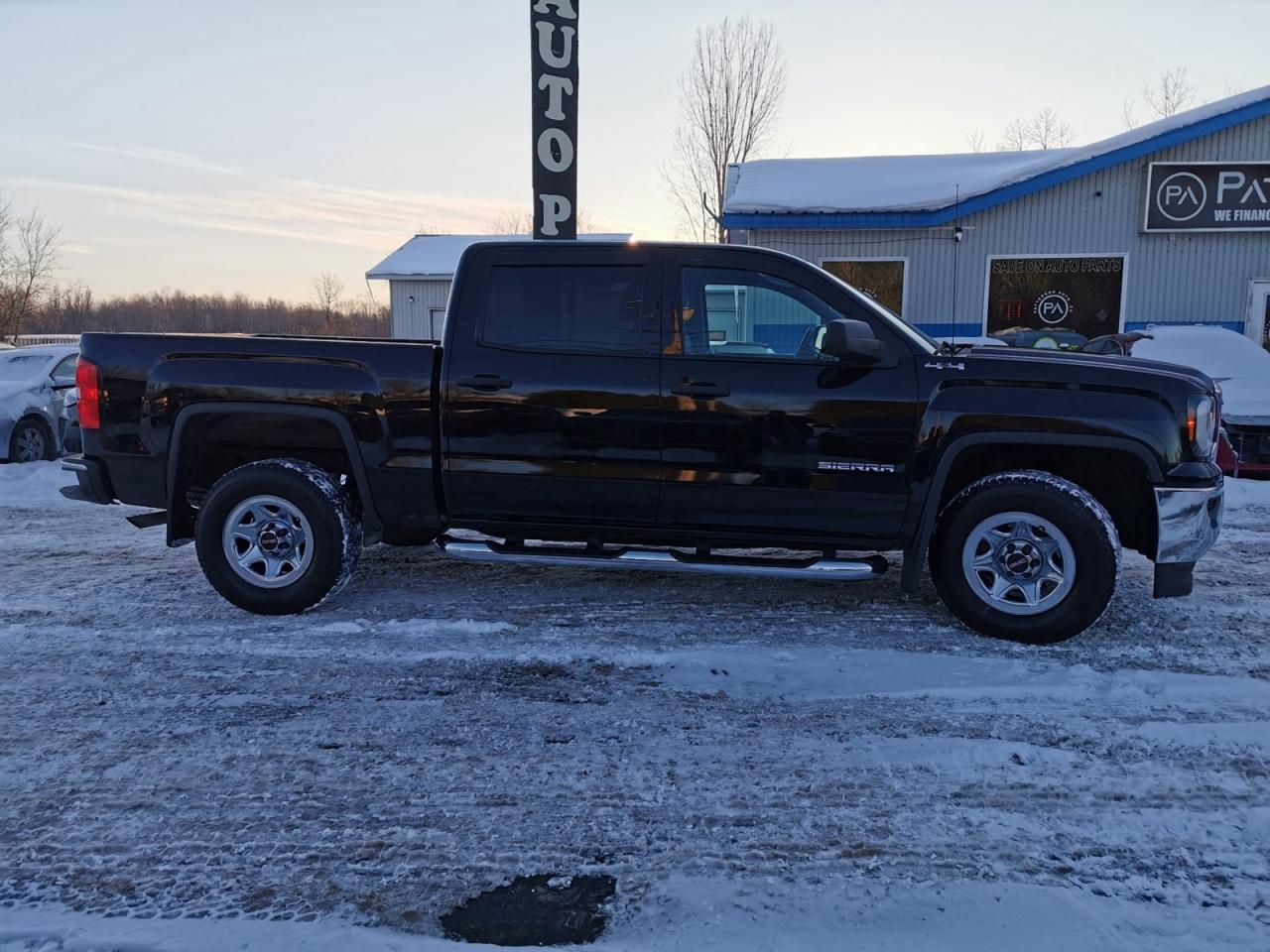 2017 GMC Sierra 1500 Short Box Photo