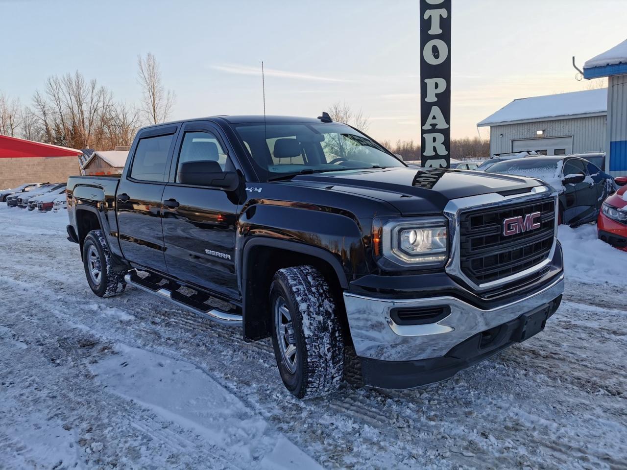 2017 GMC Sierra 1500 Short Box Photo