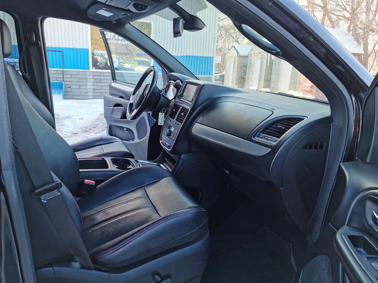 2020 Dodge Grand Caravan GT Photo