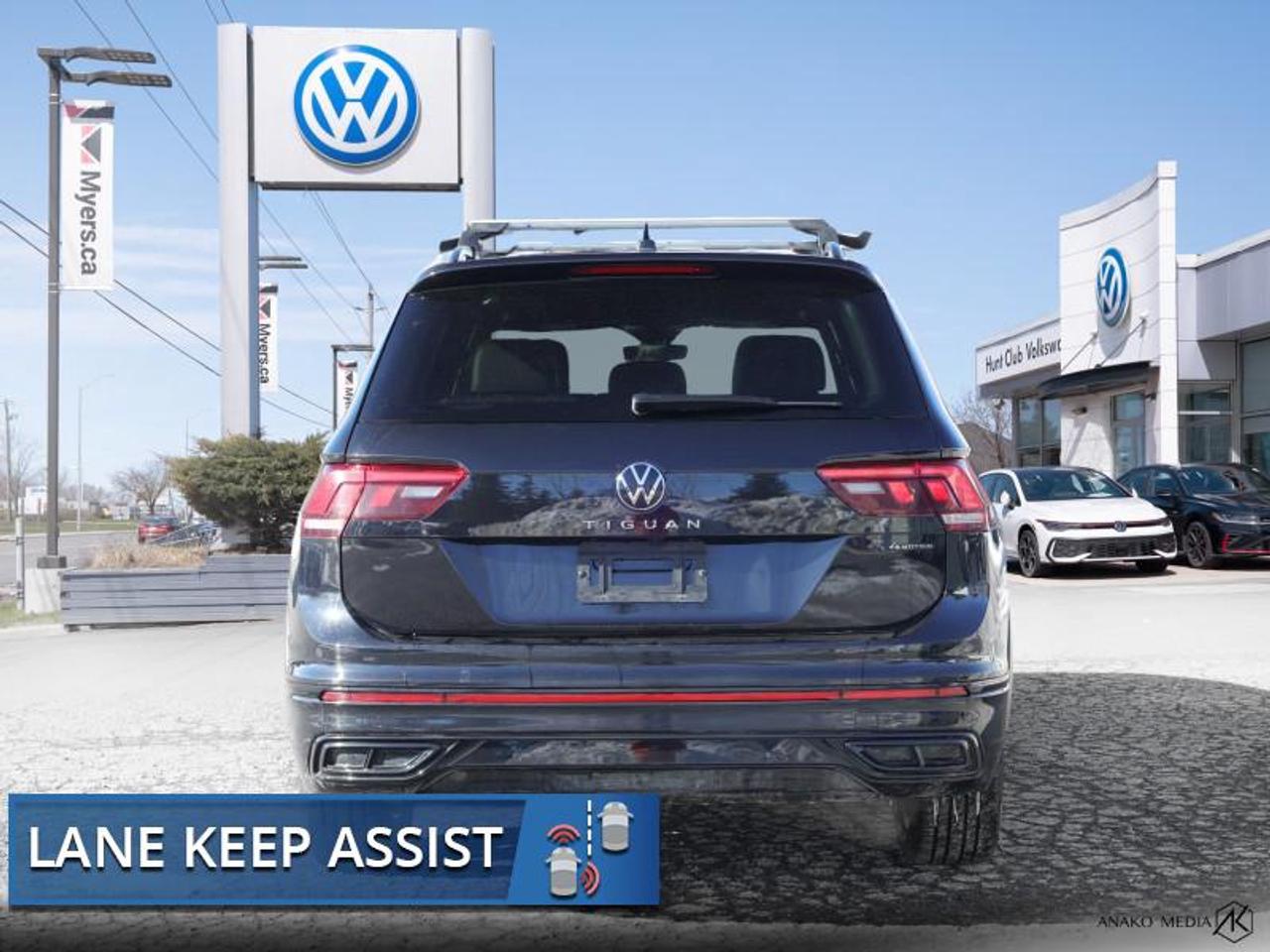 2022 Volkswagen Tiguan Comfortline R-Line Black Edition Photo