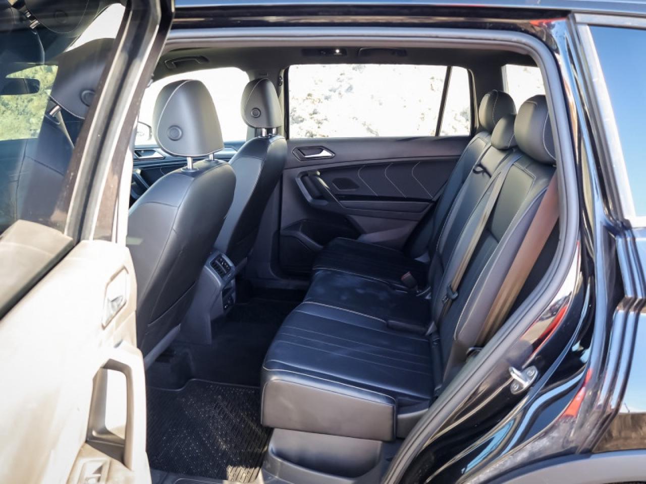 2022 Volkswagen Tiguan Comfortline R-Line Black Edition Photo