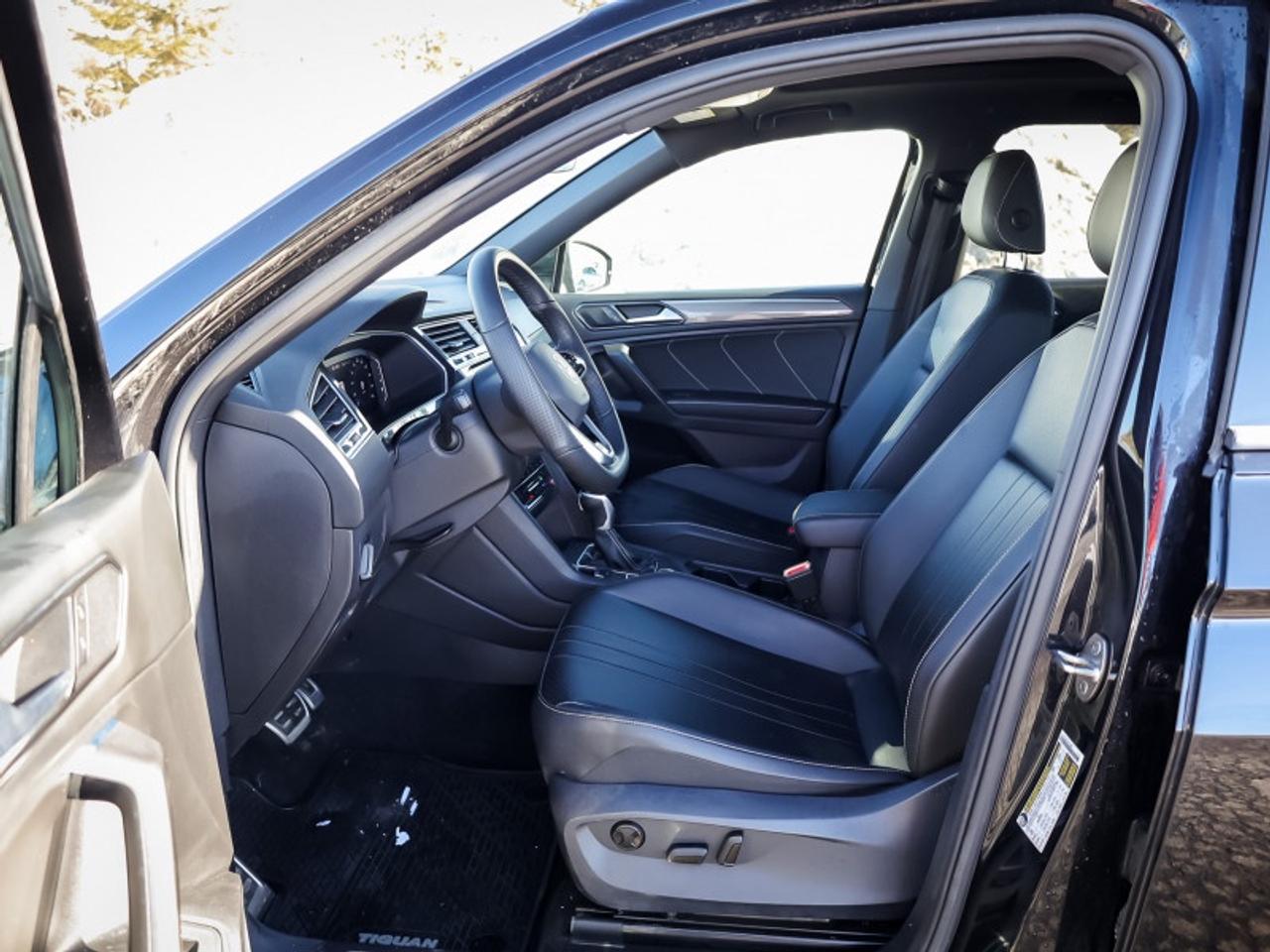 2022 Volkswagen Tiguan Comfortline R-Line Black Edition Photo