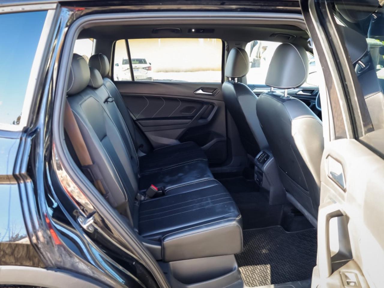 2022 Volkswagen Tiguan Comfortline R-Line Black Edition Photo