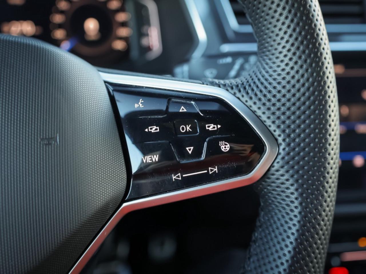 2022 Volkswagen Tiguan Comfortline R-Line Black Edition Photo