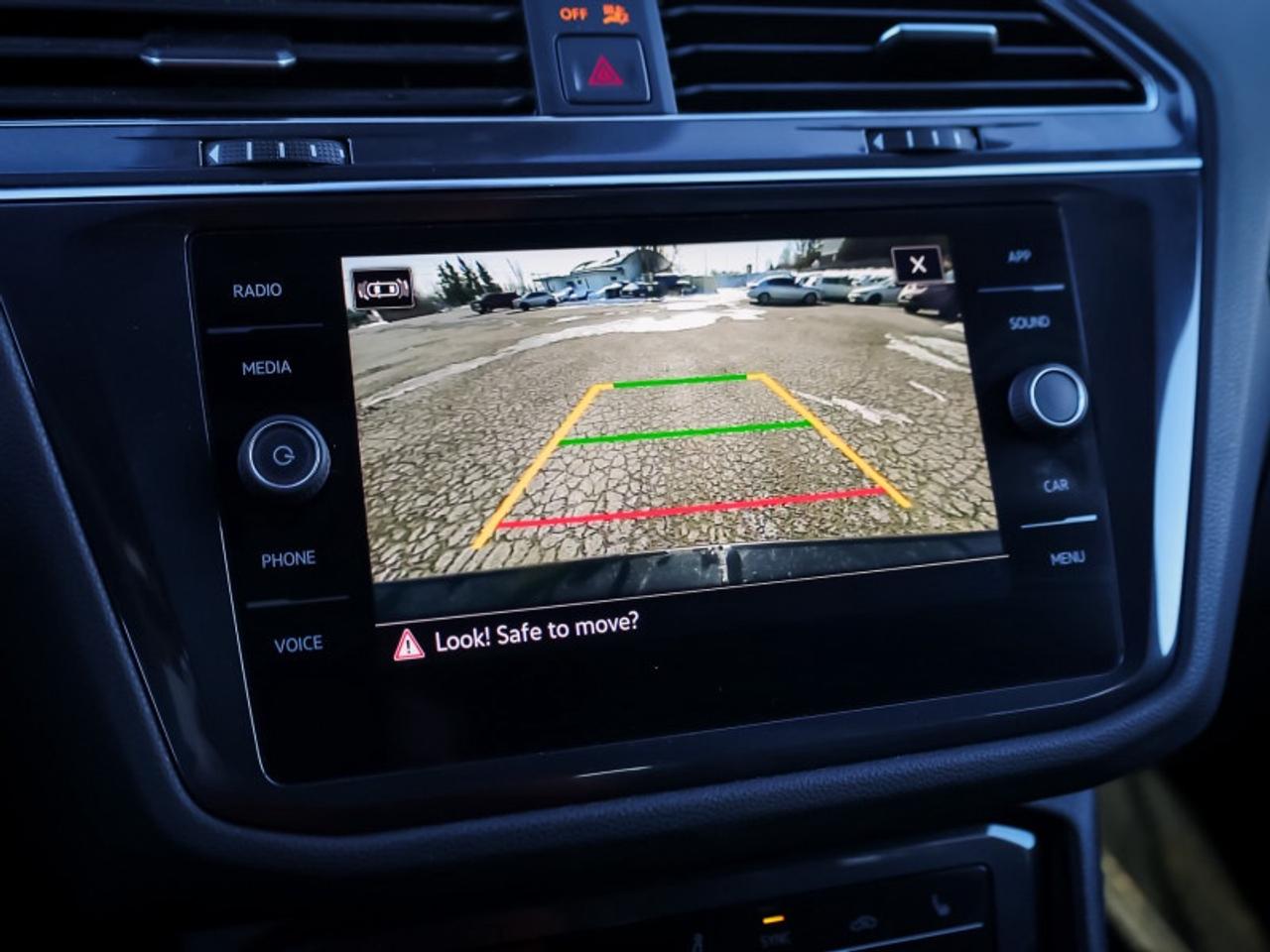 2022 Volkswagen Tiguan Comfortline R-Line Black Edition Photo