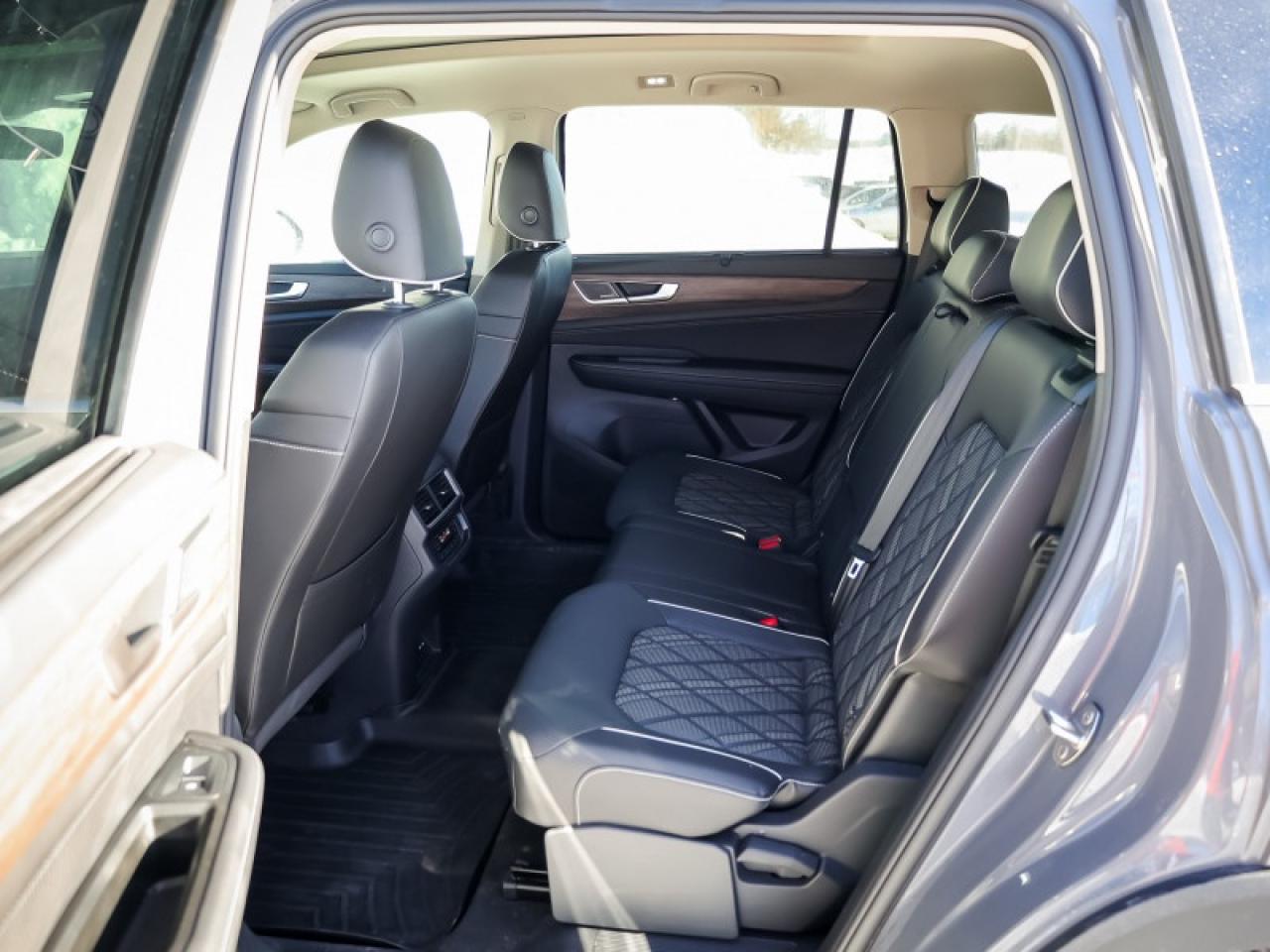 2025 Volkswagen Atlas Execline 2.0 TSI Photo