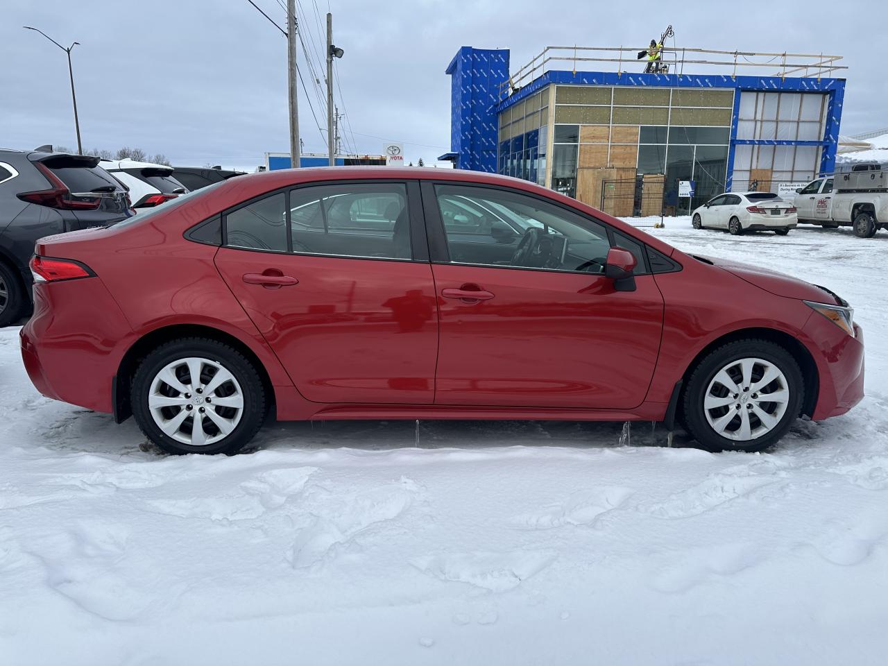 2021 Toyota Corolla LE Photo3