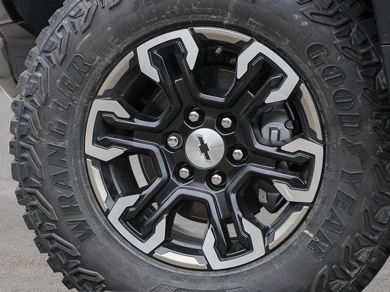 2026 Chevrolet Silverado 1500 Crew Cab Short Box 4-Wheel Drive ZR2 Photo