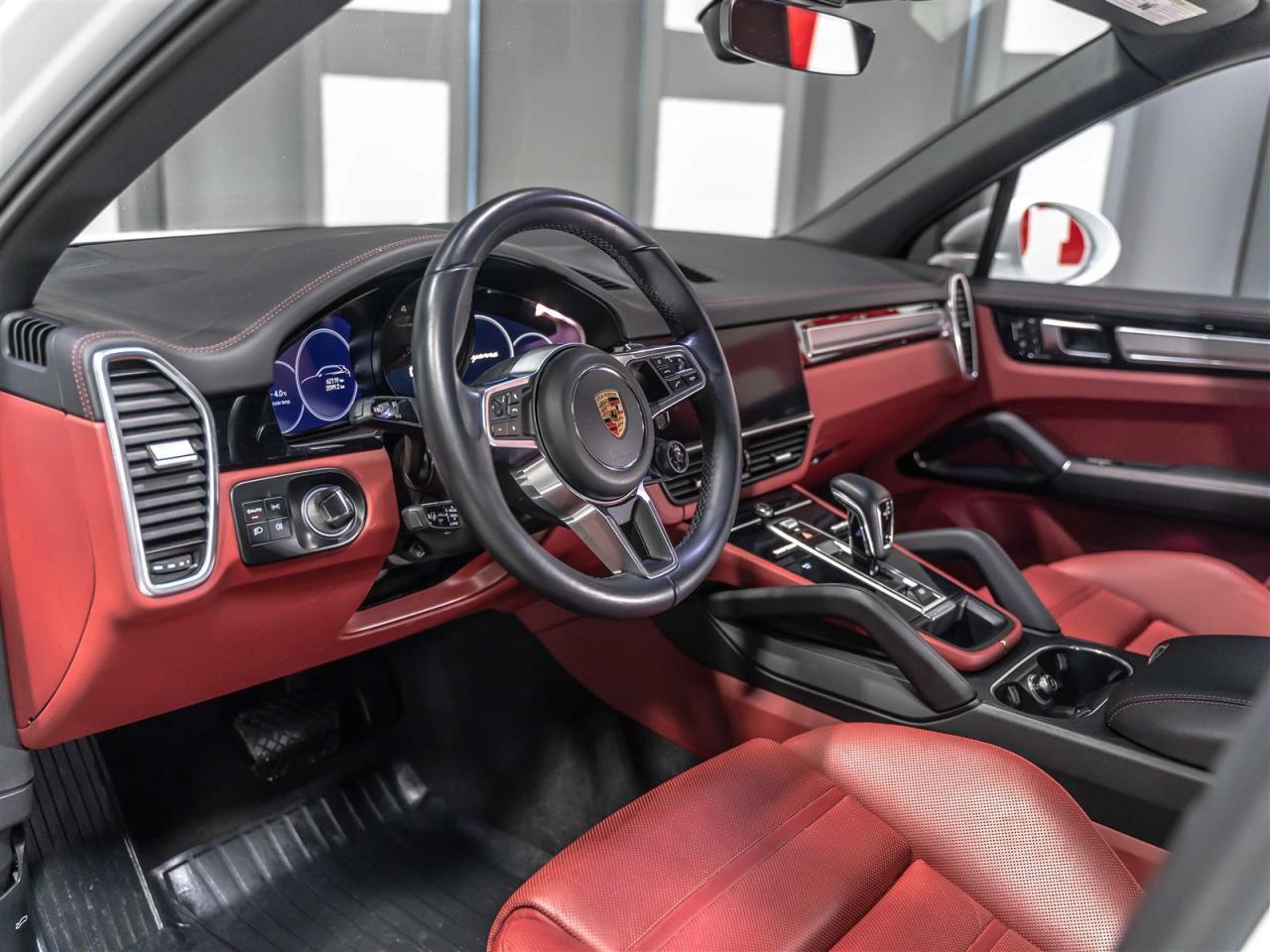 2023 Porsche Cayenne PLATINUM EDITION|PREMIUM PLUS|SPORT CHRONO PKG|SPORT SEATS Photo