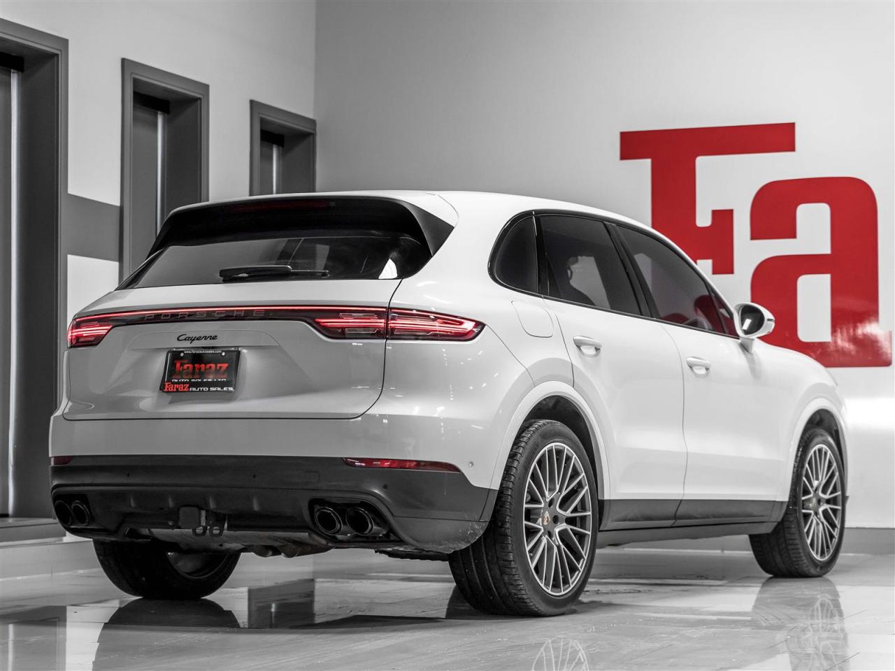 2023 Porsche Cayenne PLATINUM EDITION|PREMIUM PLUS|SPORT CHRONO PKG|SPORT SEATS Photo