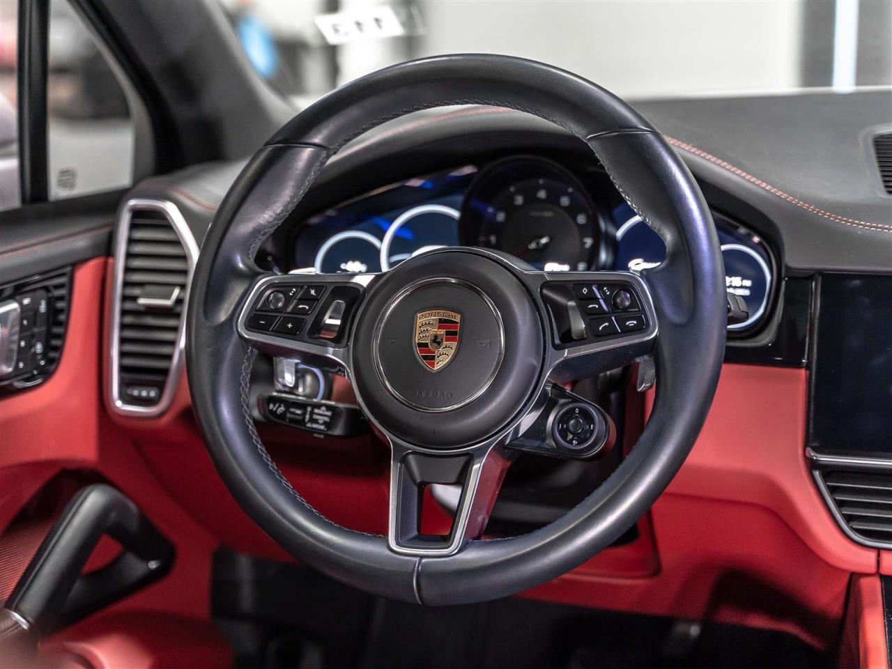 2023 Porsche Cayenne PLATINUM EDITION|PREMIUM PLUS|SPORT CHRONO PKG|SPORT SEATS Photo