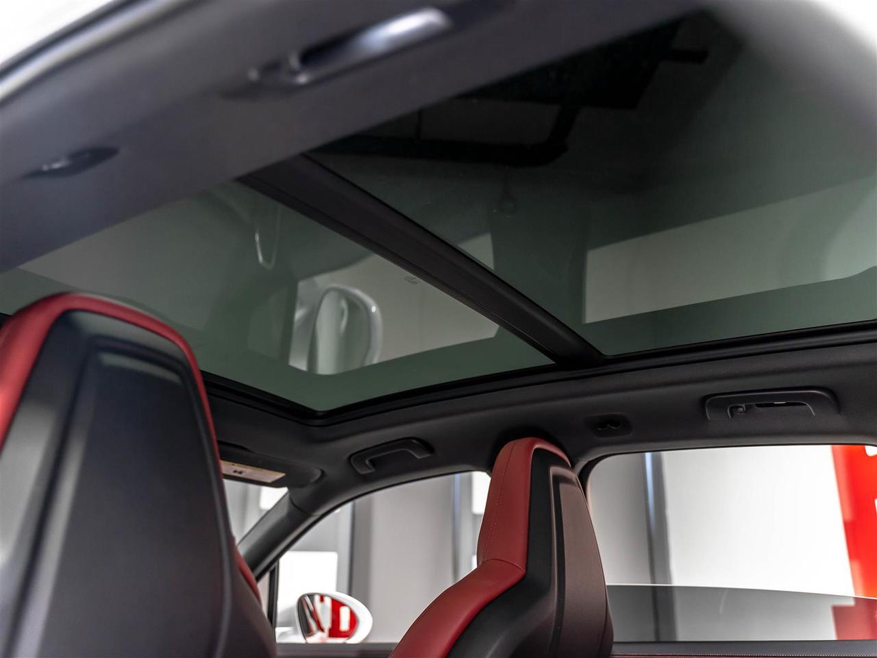 2023 Porsche Cayenne PLATINUM EDITION|PREMIUM PLUS|SPORT CHRONO PKG|SPORT SEATS Photo