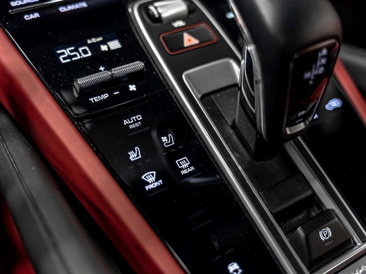 2023 Porsche Cayenne PLATINUM EDITION|PREMIUM PLUS|SPORT CHRONO PKG|SPORT SEATS Photo