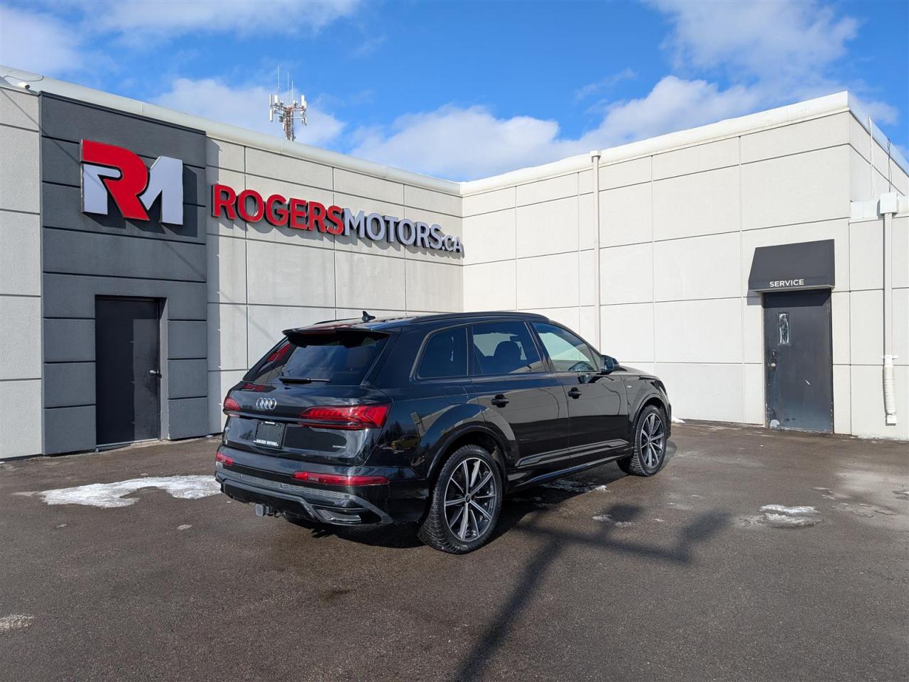 2022 Audi Q7 55 QTRO - 7 PASS - NAVI - PANO ROOF - TECH FEATS Photo4