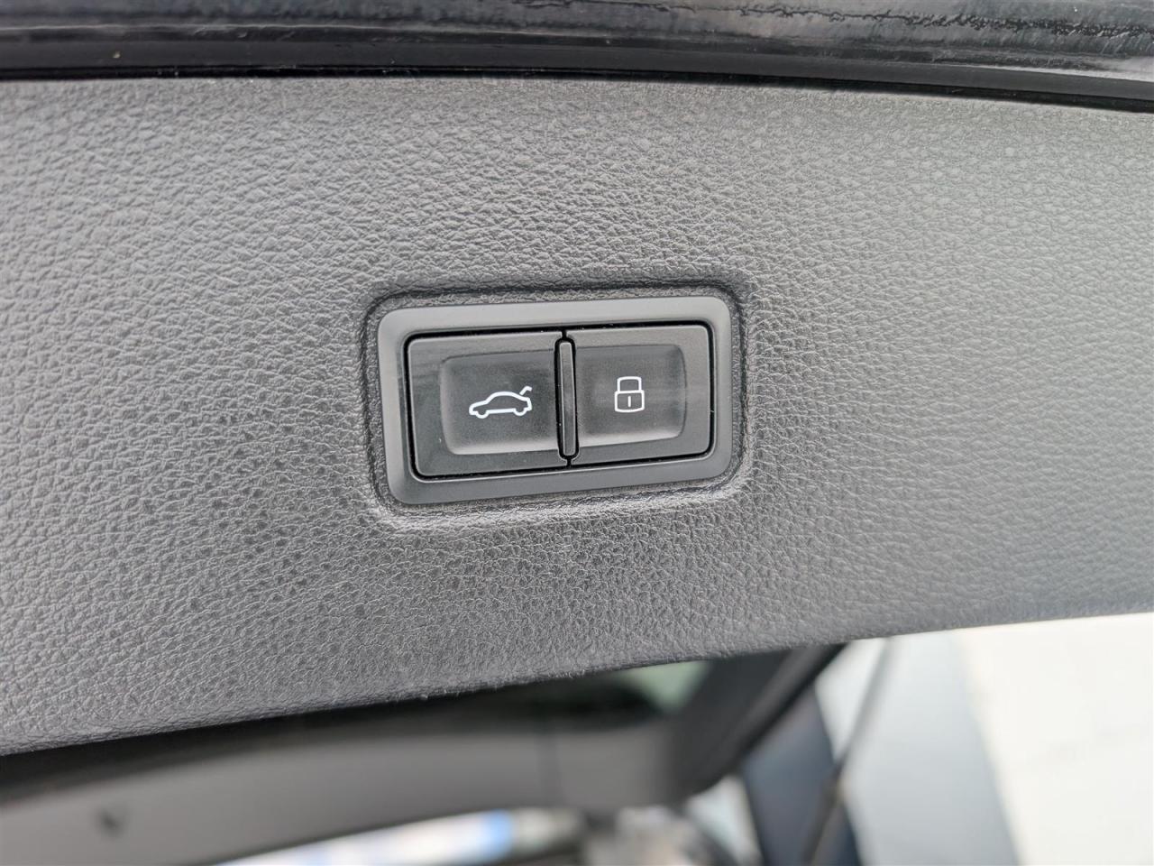 2022 Audi Q7 55 QTRO - 7 PASS - NAVI - PANO ROOF - TECH FEATS Photo