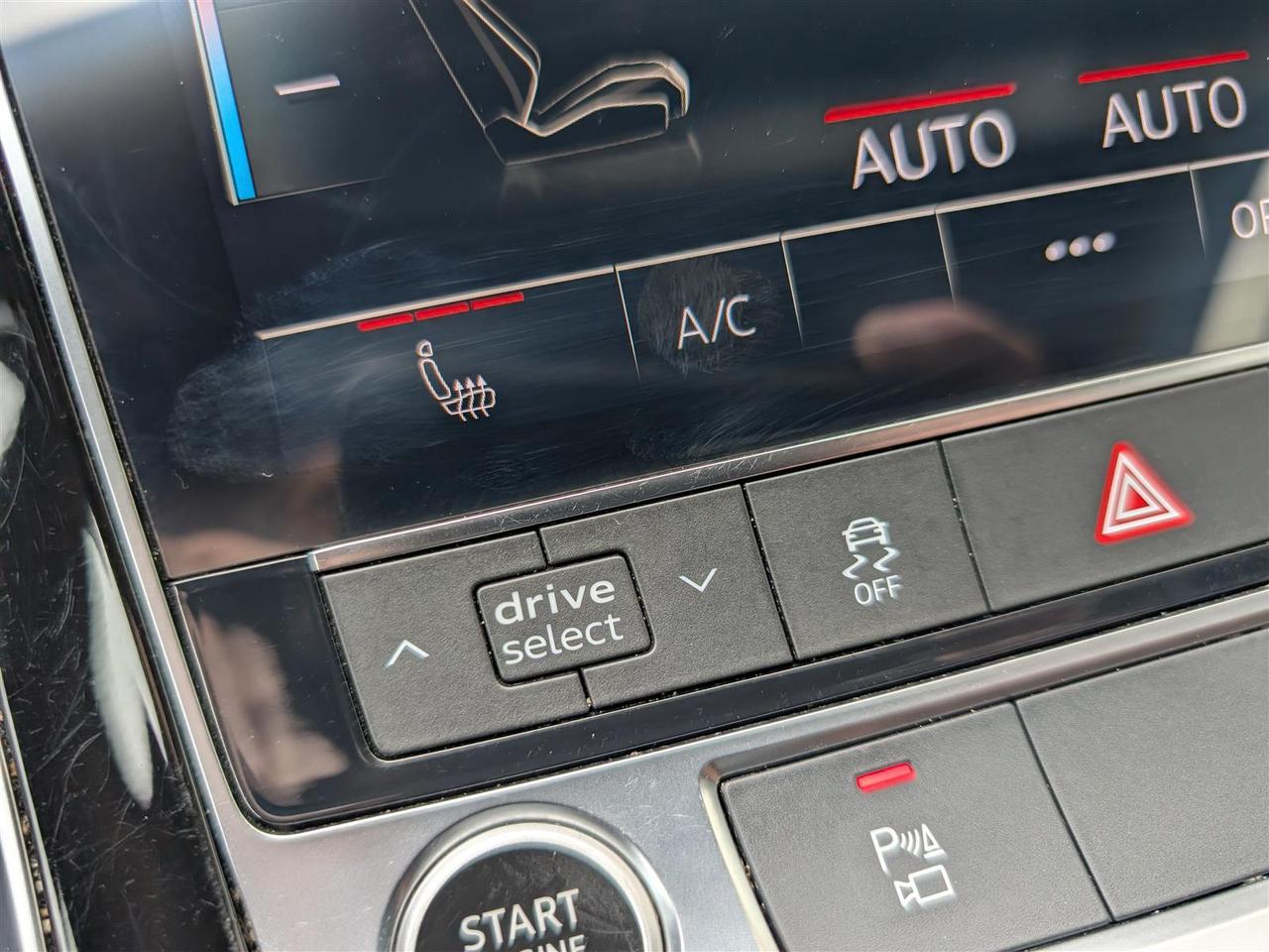 2022 Audi Q7 55 QTRO - 7 PASS - NAVI - PANO ROOF - TECH FEATS Photo