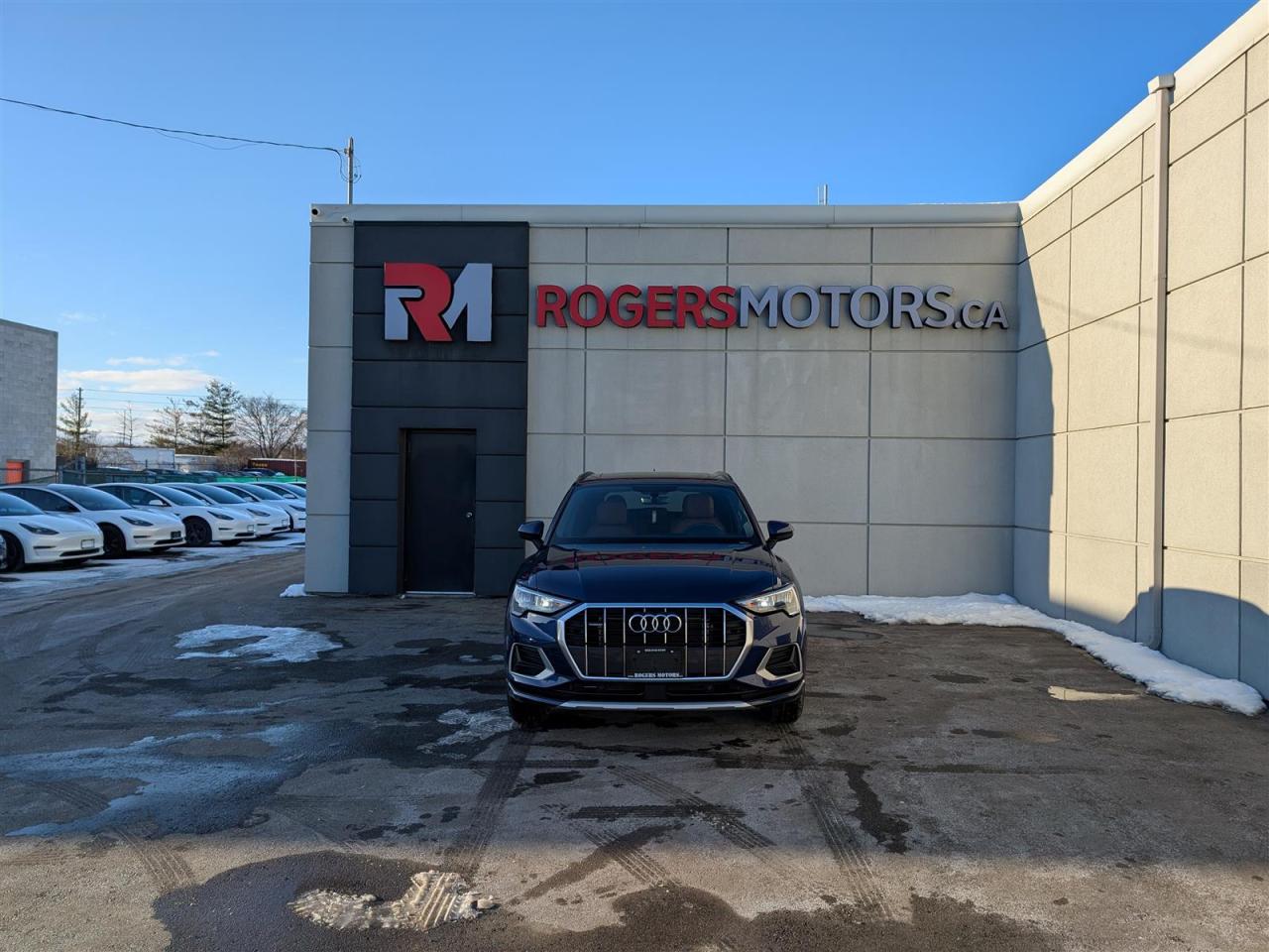 2023 Audi Q3 QTRO - PANO ROOF - LEATHER - REVERSE CAM Photo