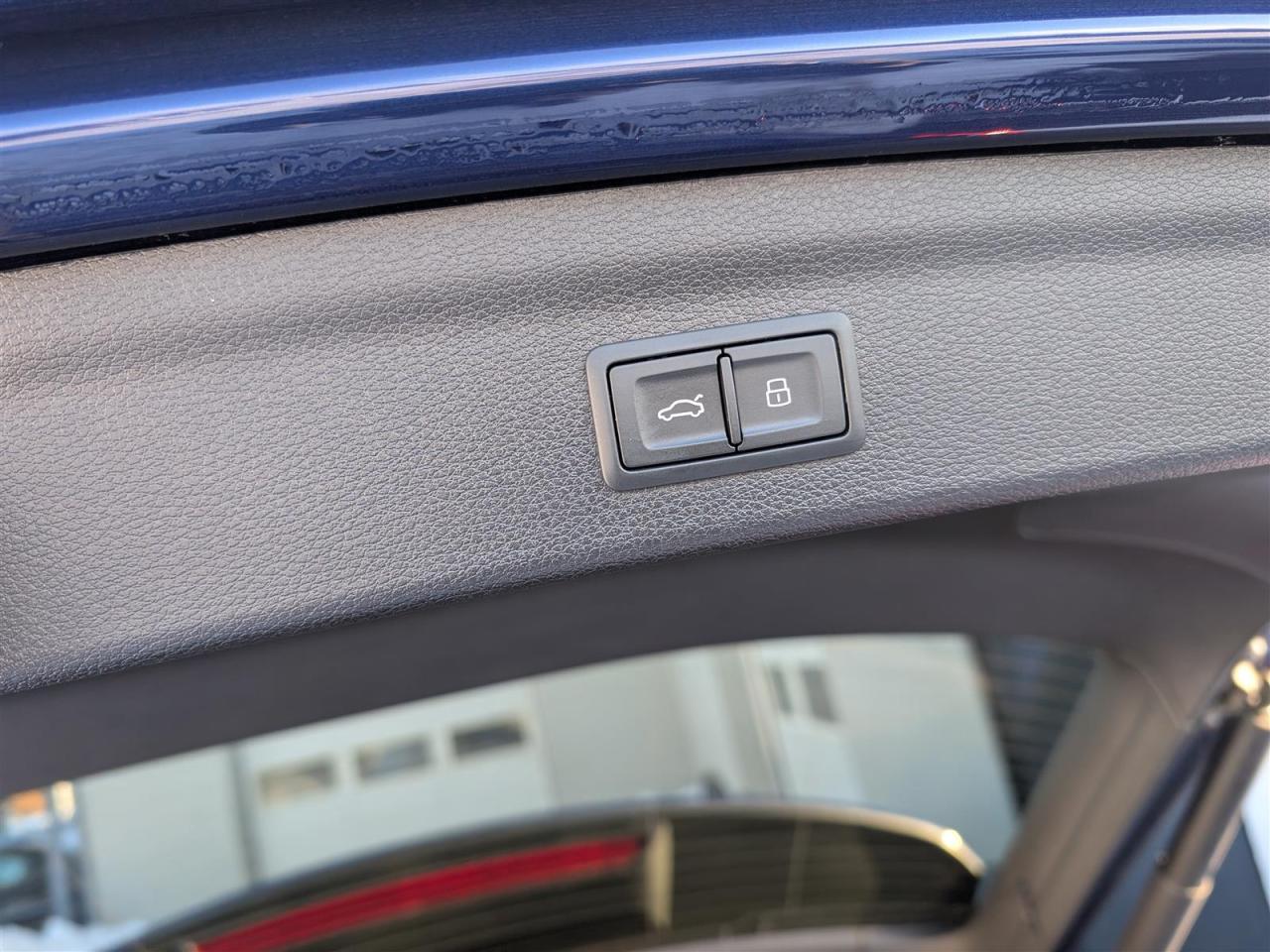 2023 Audi Q3 QTRO - PANO ROOF - LEATHER - REVERSE CAM Photo