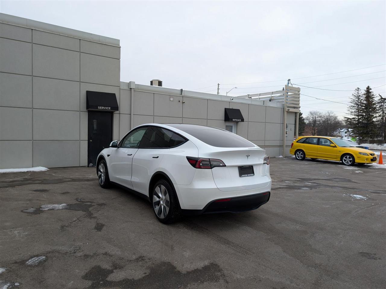 2020 Tesla Model Y LONG RANGE AWD - DUAL MOTOR Photo2