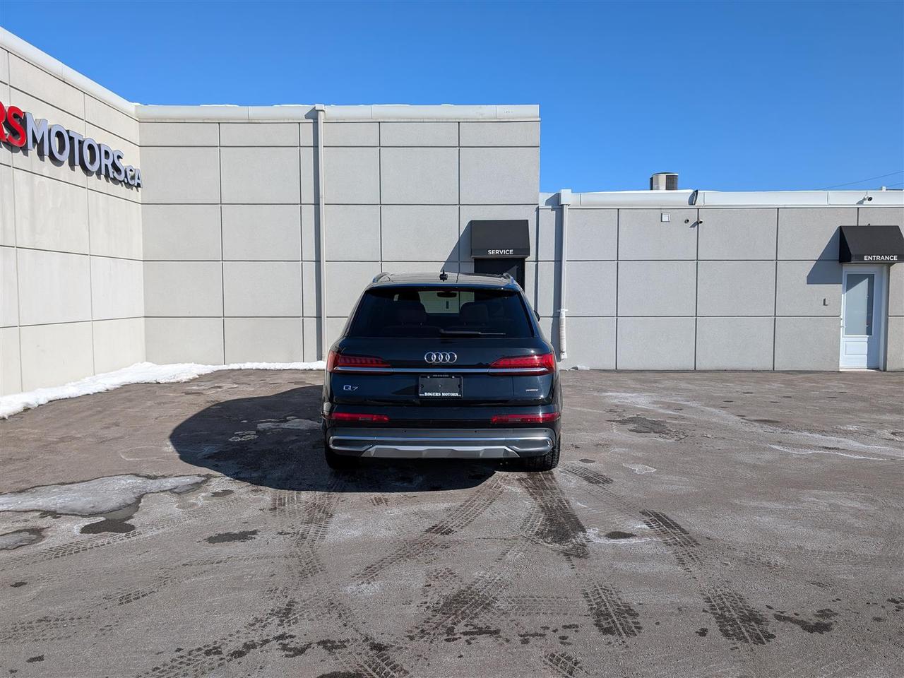 2022 Audi Q7 45 QTRO - 7 PASS - NAVI - PANO ROOF - TECH FEATS Photo3