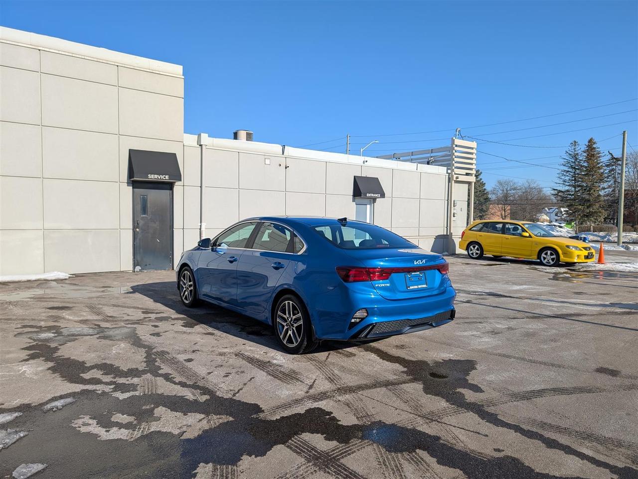 2024 Kia Forte EX + SUNROOF - HTD SEATS - REVERSE CAM - BLINDSPOT Photo2