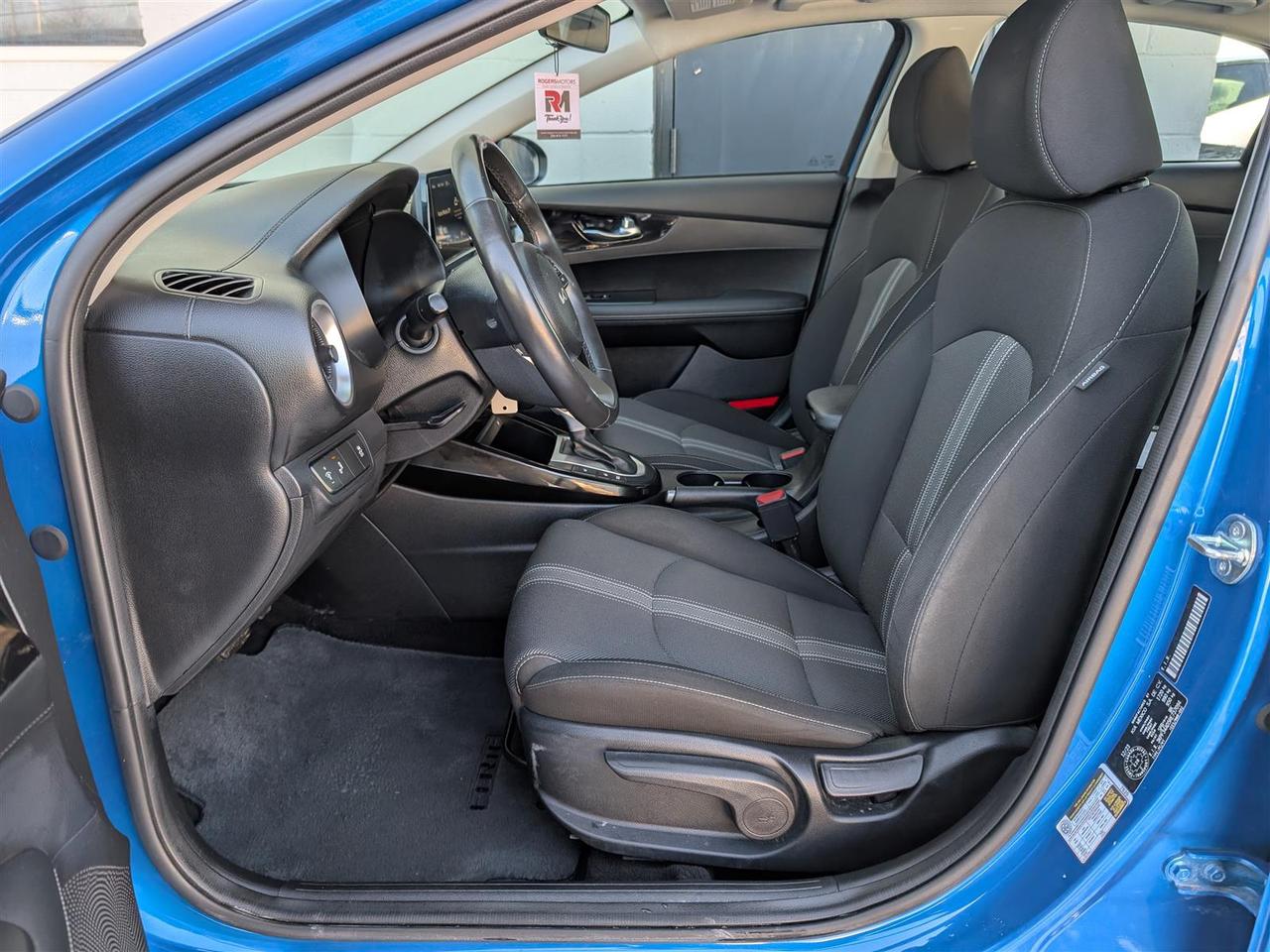 2024 Kia Forte EX + SUNROOF - HTD SEATS - REVERSE CAM - BLINDSPOT Photo