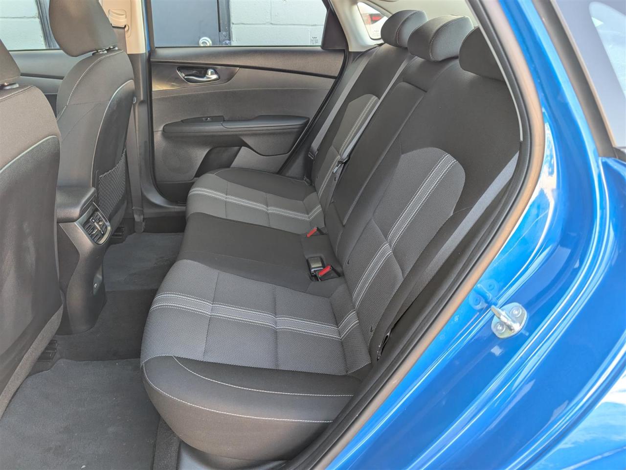 2024 Kia Forte EX + SUNROOF - HTD SEATS - REVERSE CAM - BLINDSPOT Photo