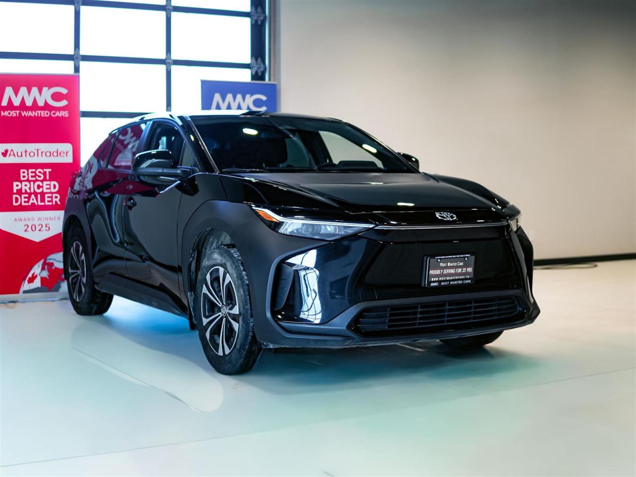 2024 Toyota bZ4X XLE | NO ACCIDENTS | HEATED STEERING | PUSH BUTTON Photo