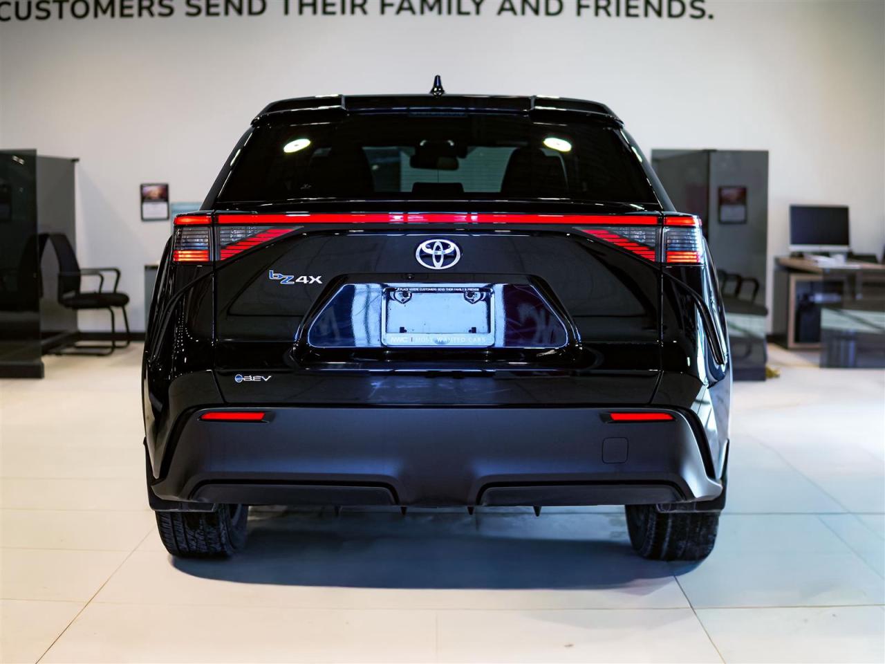 2024 Toyota bZ4X XLE | NO ACCIDENTS | HEATED STEERING | PUSH BUTTON Photo